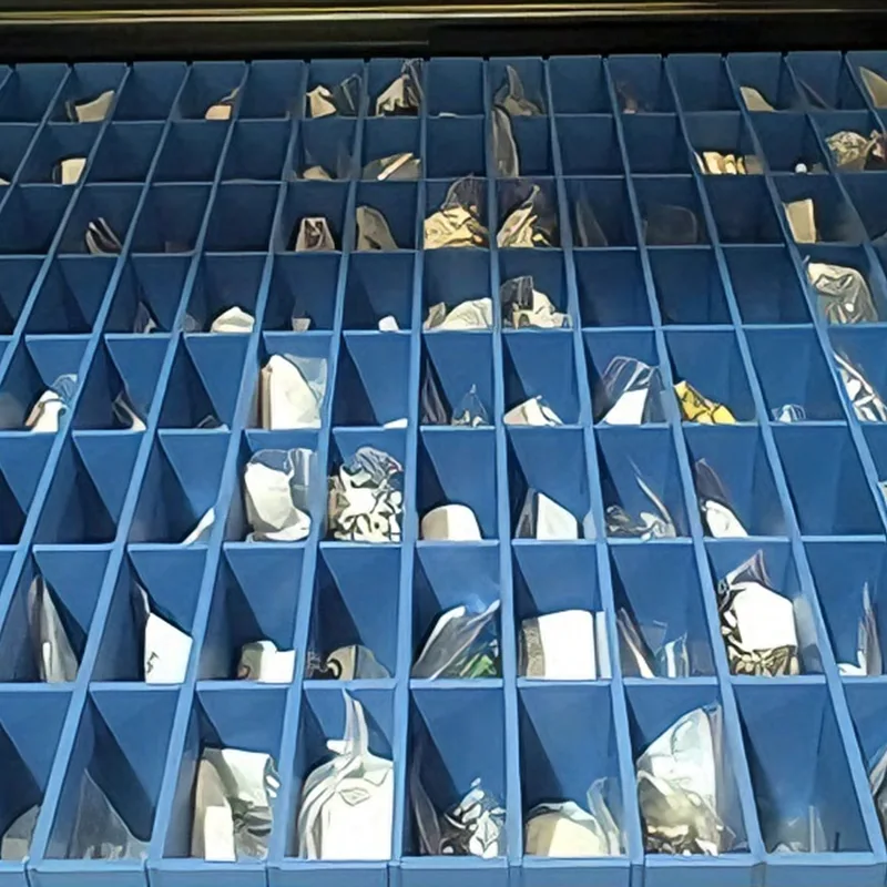 Spezielle Hohlblech-Wendebox für Autoteile